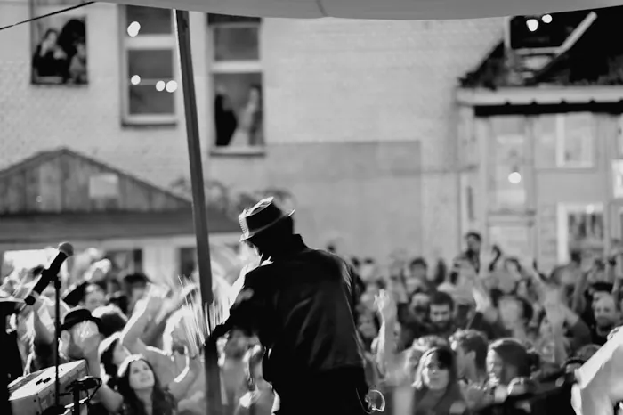 Aloe Blacc and Maya Jupiter live