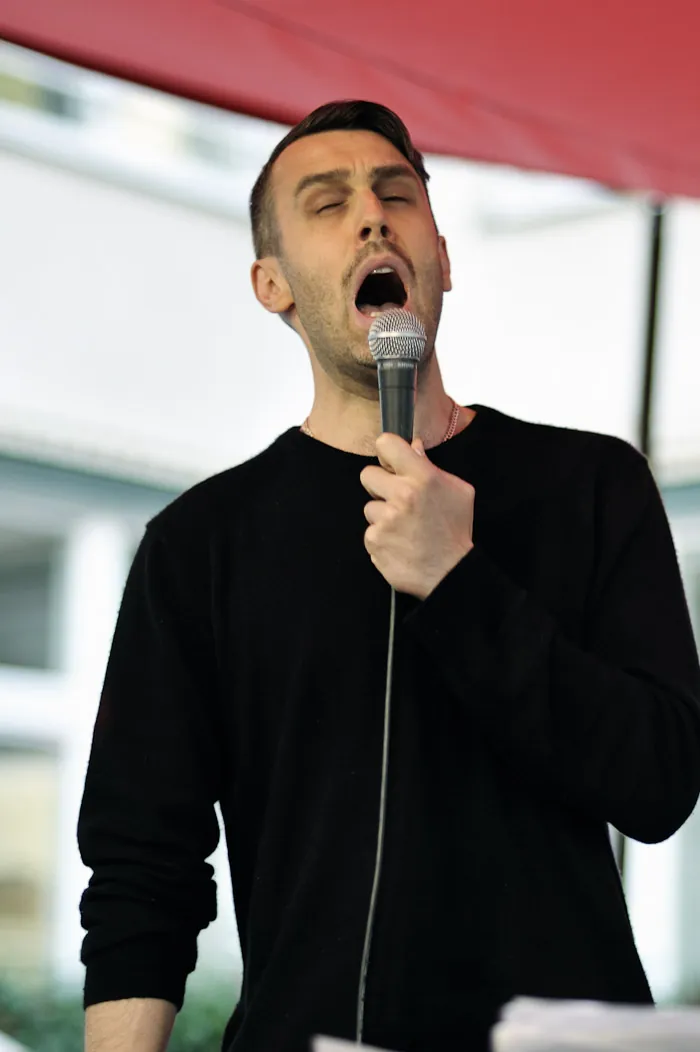 Joel Gibbs live